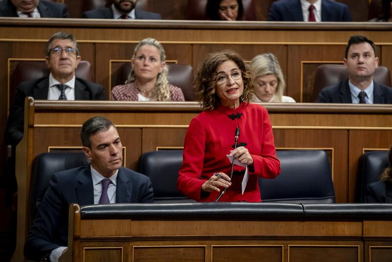 Montero asegura que el Gobierno de Sánchez es el Gobierno de la igualdad y el PP replica que «es el de igual da»