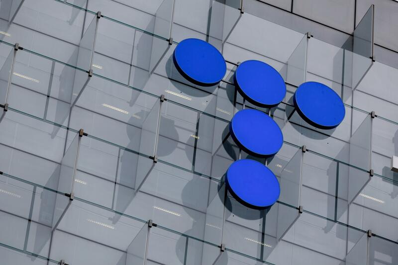 SEPI ultima el contrato de intermediación bursátil para entrar en Telefónica con banca nacional y extranjera