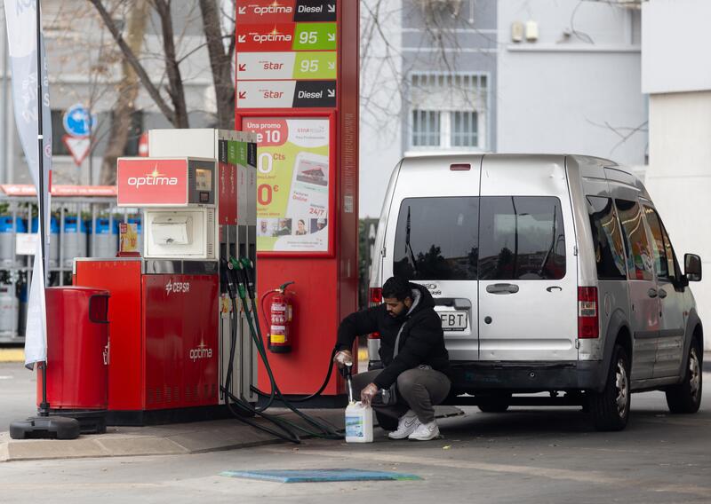 Los carburantes suman su sexta semana de subidas y se encarecen casi un 5% en lo que va de año
