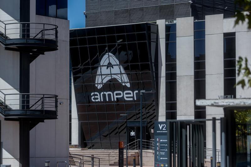 Amper sale de pérdidas en 2023 con un beneficio neto de 2,1 millones de euros
