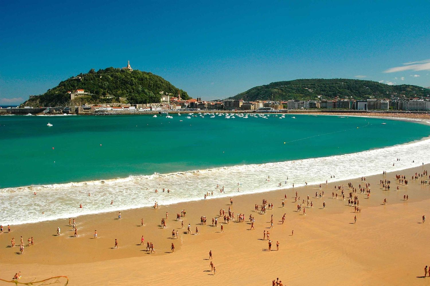 BAHÍA DE LA CONCHA: UN ICONO DEL VERANO DONOSTIARRA