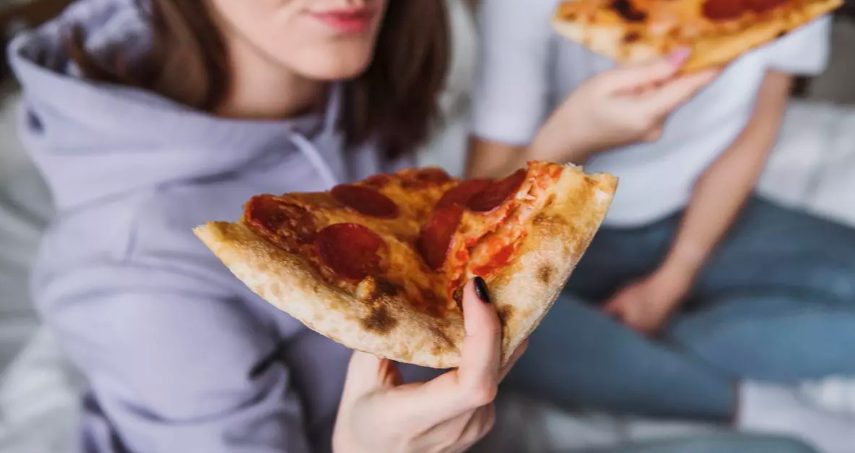 Catador de comida en Domino’s Pizza y otros trabajos remunerados de ensueño
