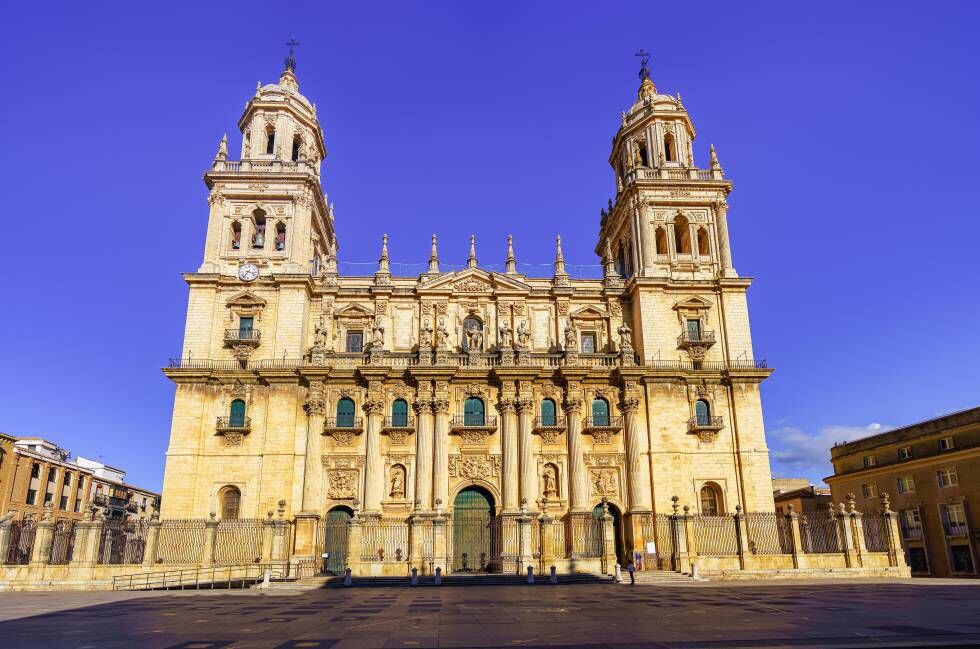 INICIATIVAS DE CONSERVACIÓN Y RESTAURACIÓN