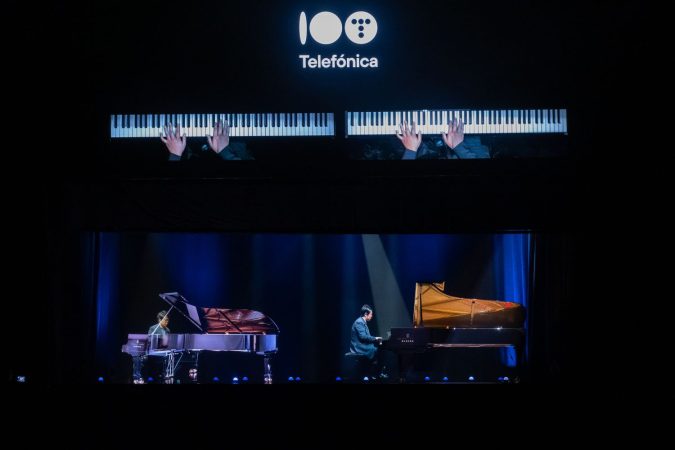 Telefónica crea un piano holográfico con la red 5G SA en el Liceu, y suena de maravilla