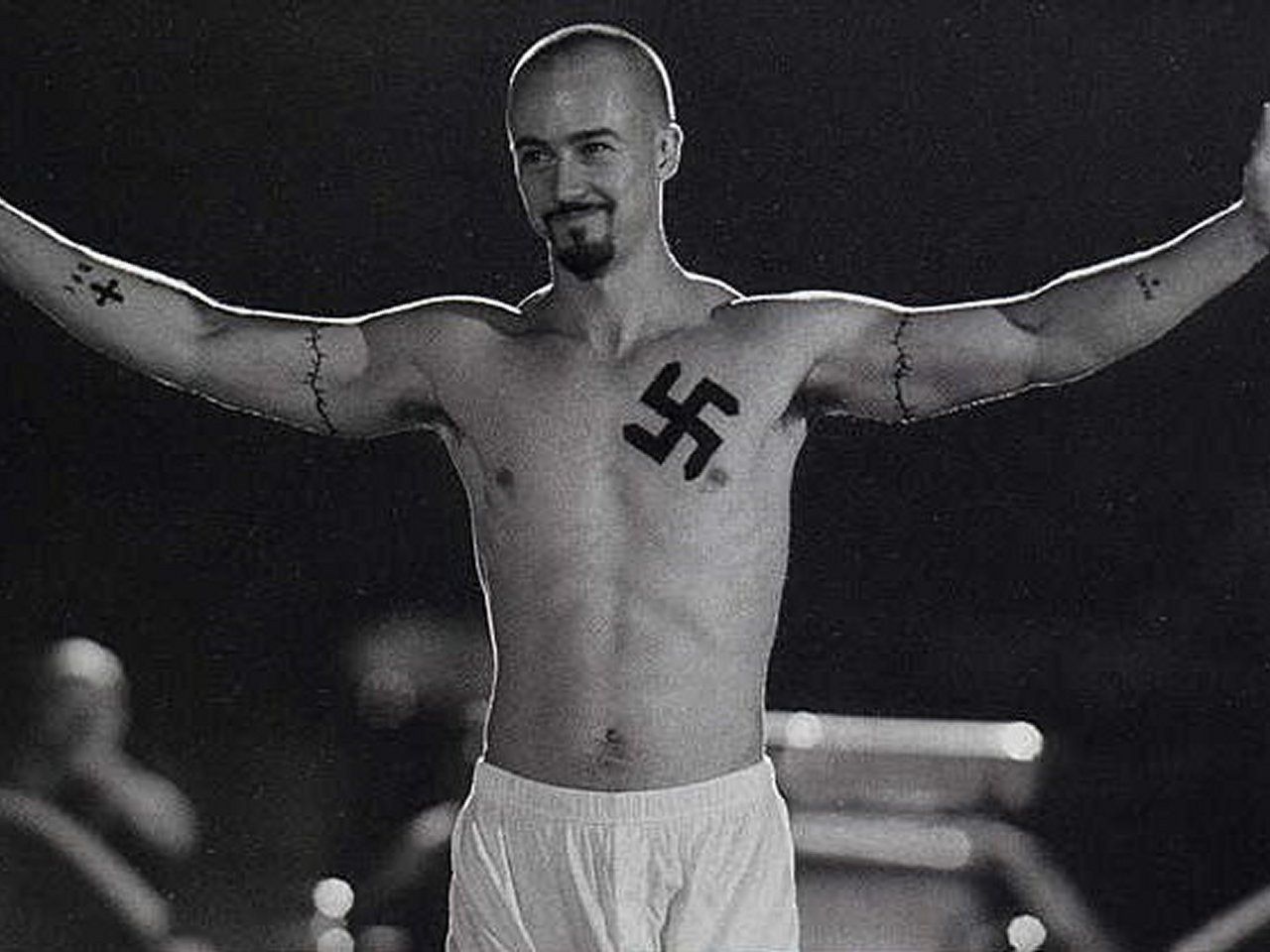 Con este entrenamiento Edward Norton ganó más de 12 kilos de puro músculo 1 Merca2.es LA MAGIA DETRÁS DEL CAMBIO: EL ENTRENAMIENTO DE NORTON