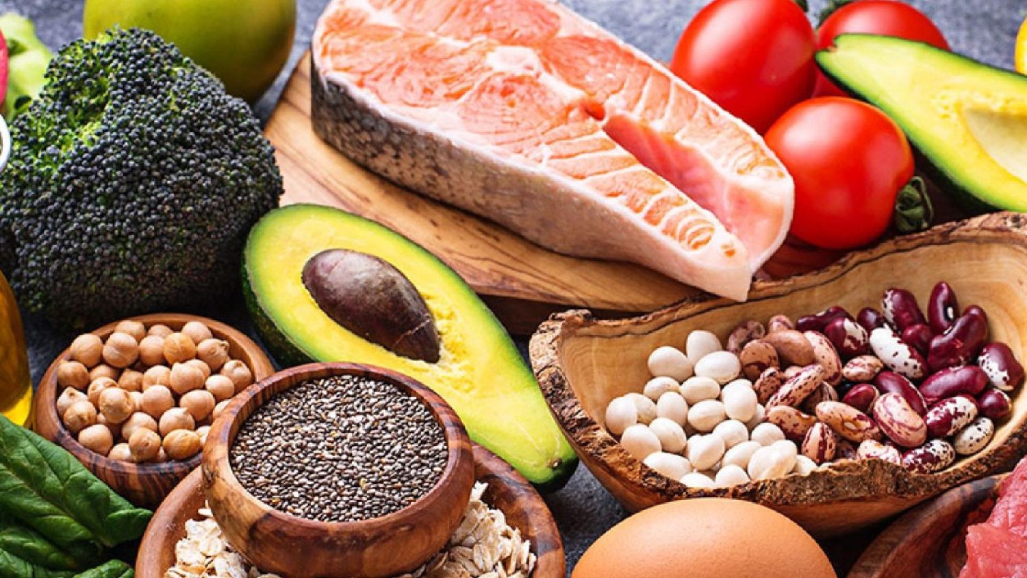 ¡Transforma tu mañana! 5 rutinas matutinas que cambiarán tu día (¡y tu vida!) 3 Merca2.es RUTINAS MATUTINAS: ALIMENTA TU CUERPO CON ENERGÍA