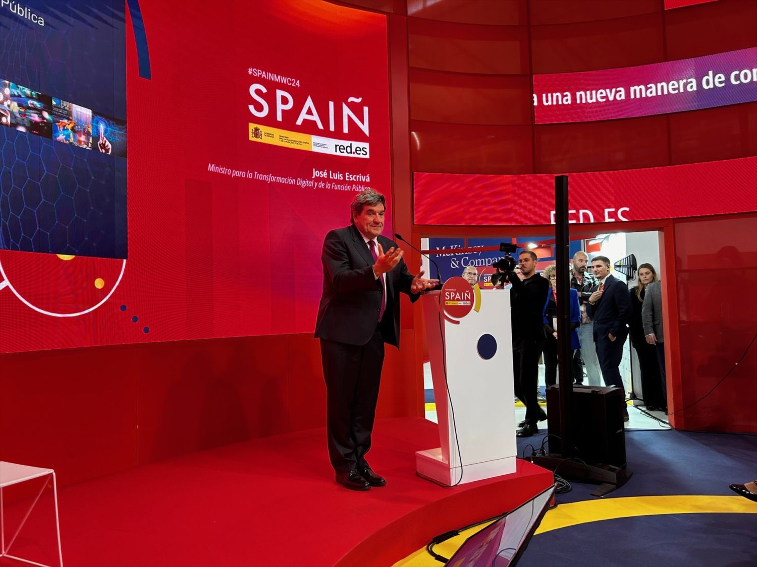 El Gobierno aprueba con urgencia la 'SEPI digital' que comprará parte de Telefónica