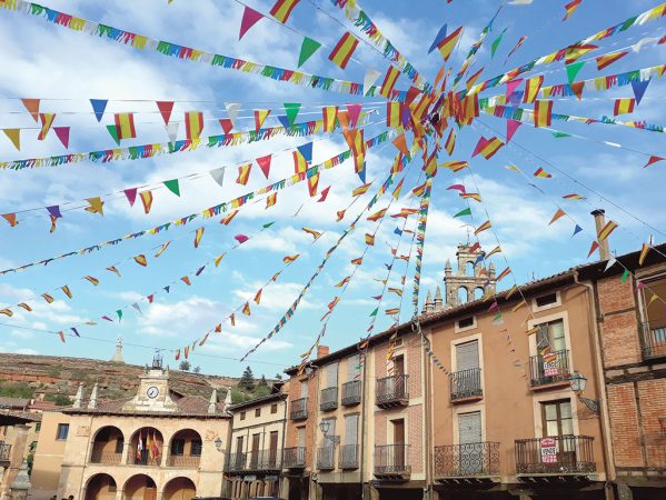 Los planes más divertidos para el puente de mayo 41 Merca2.es FIESTA San Miguel EN AYLLON Merca2.es