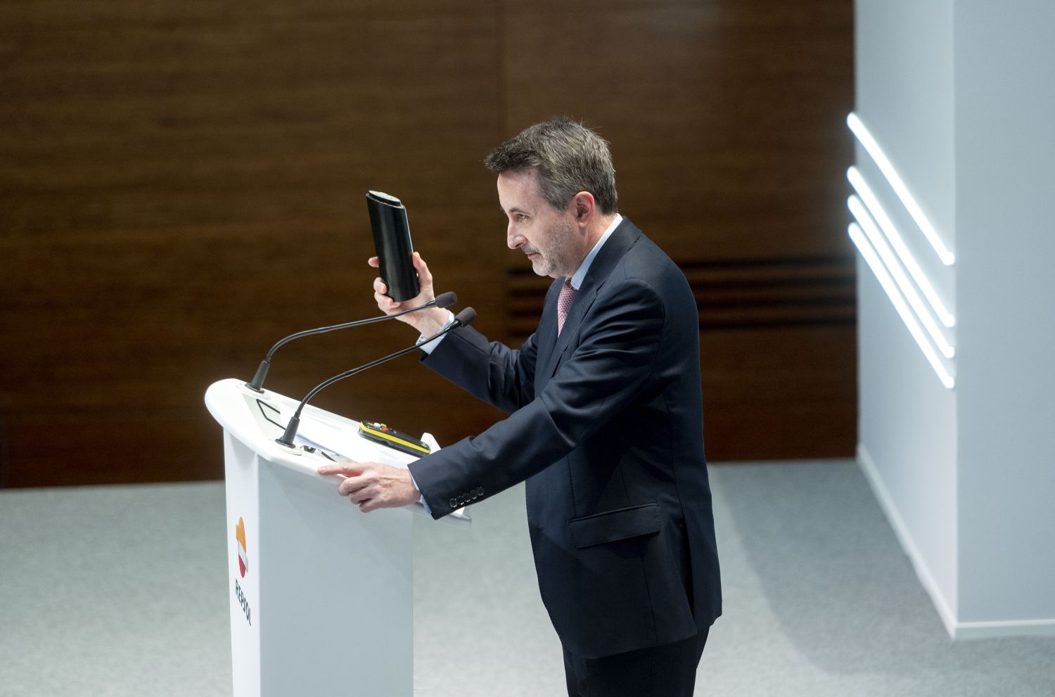 Repsol retrocede en su órdago al Gobierno mientras ofrece un jugoso dividendo