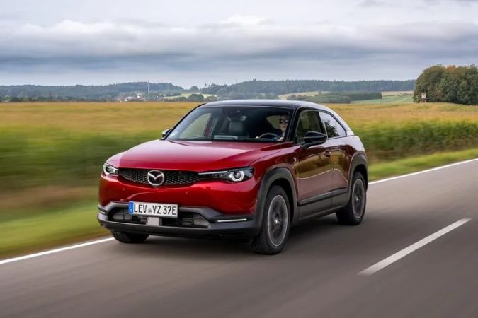 Mazda MX-30 y Kia Ceed Tourer: Innovación y espacio