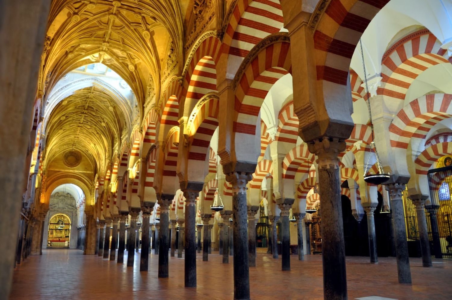 MEZQUITA-CATEDRAL DE CORDOBA: UN RECORRIDO POR SU HISTORIA