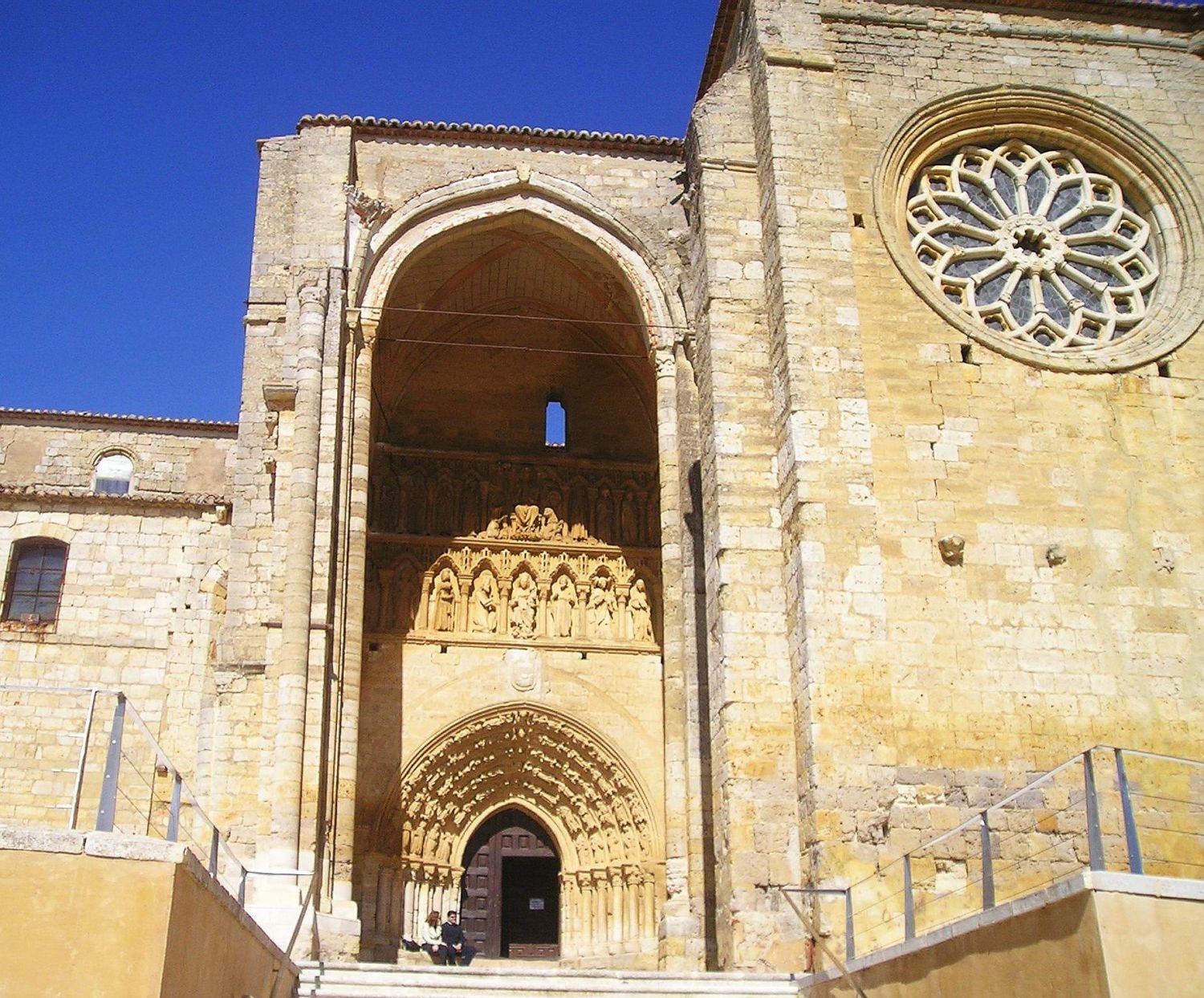 Santa Maria la Blanca en Toledo 5 1 Merca2.es