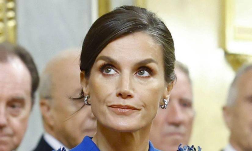Letizia tenía una relación secreta con un escolta que terminó suicidándose, según la biografía de la reina