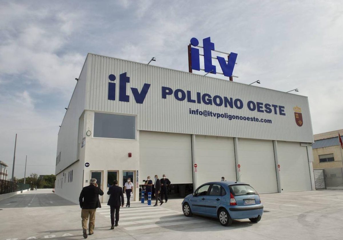 Si se te avería el coche pasando la ITV ¿quién tiene que pagar la reparación