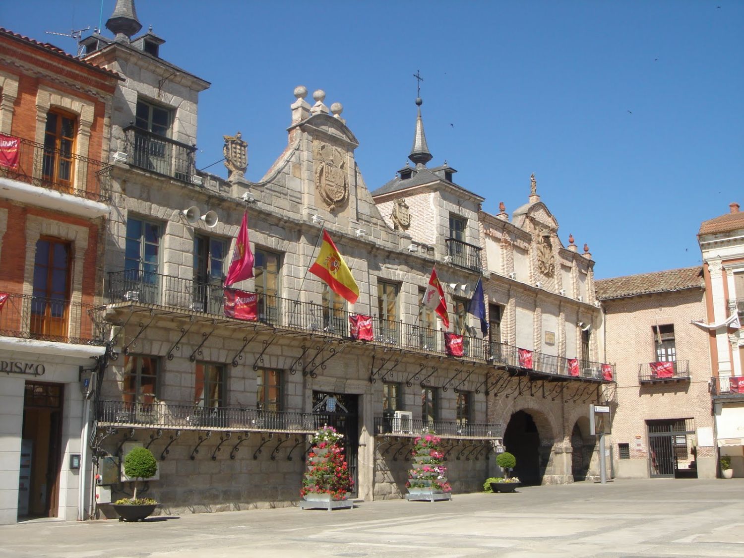 Descubre la plaza mayor más grande de España, un viaje a la Edad Media (Medina del Campo, Valladolid