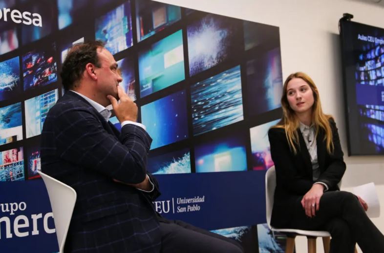 La Facultad de Humanidades y comunicación inaugura el aula CEU-Empresa «MERCA2» con la visita del economista José Carlos Díez