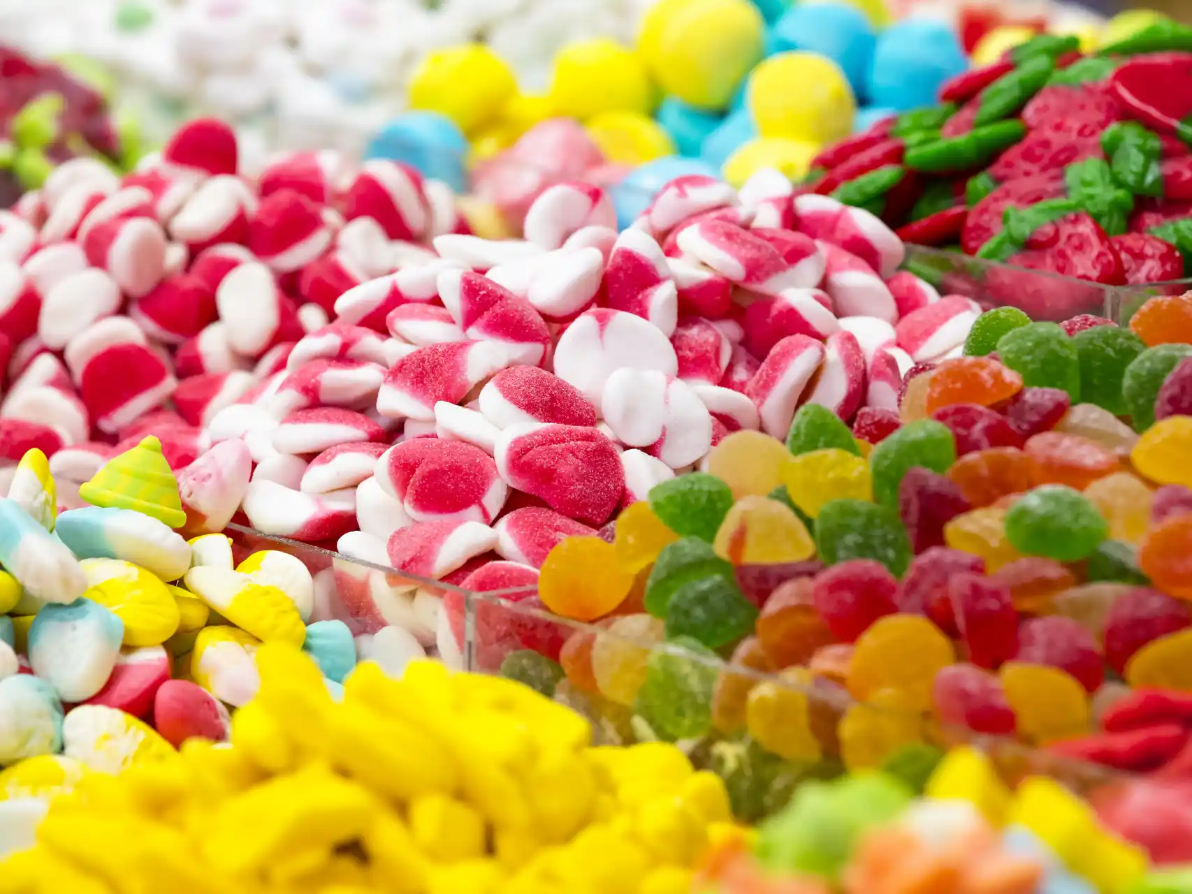 CHUCHES Y GOLOSINAS: UNA DULCE TRAMPA