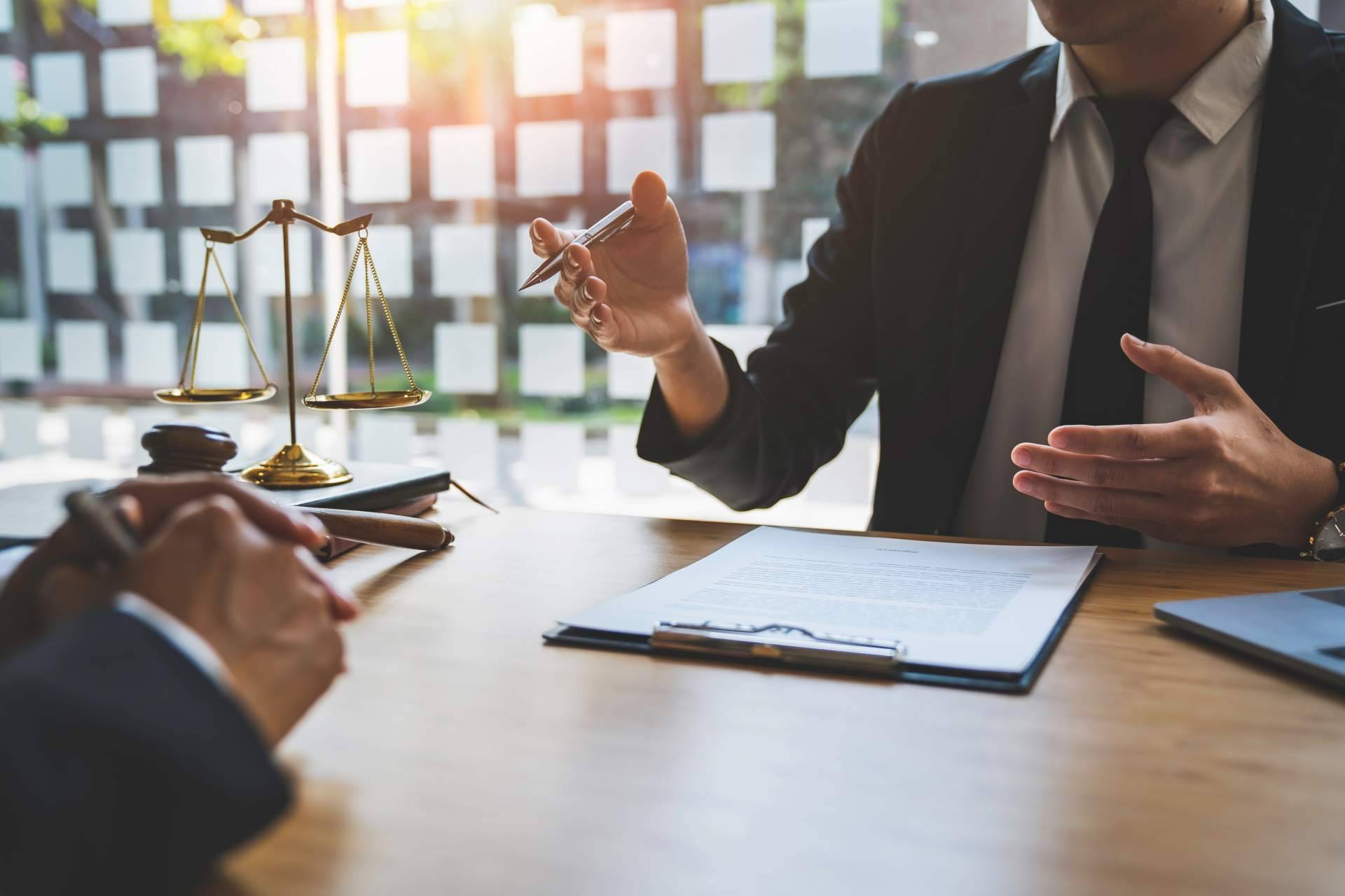 El rol del abogado corporativo en la protección de activos financieros