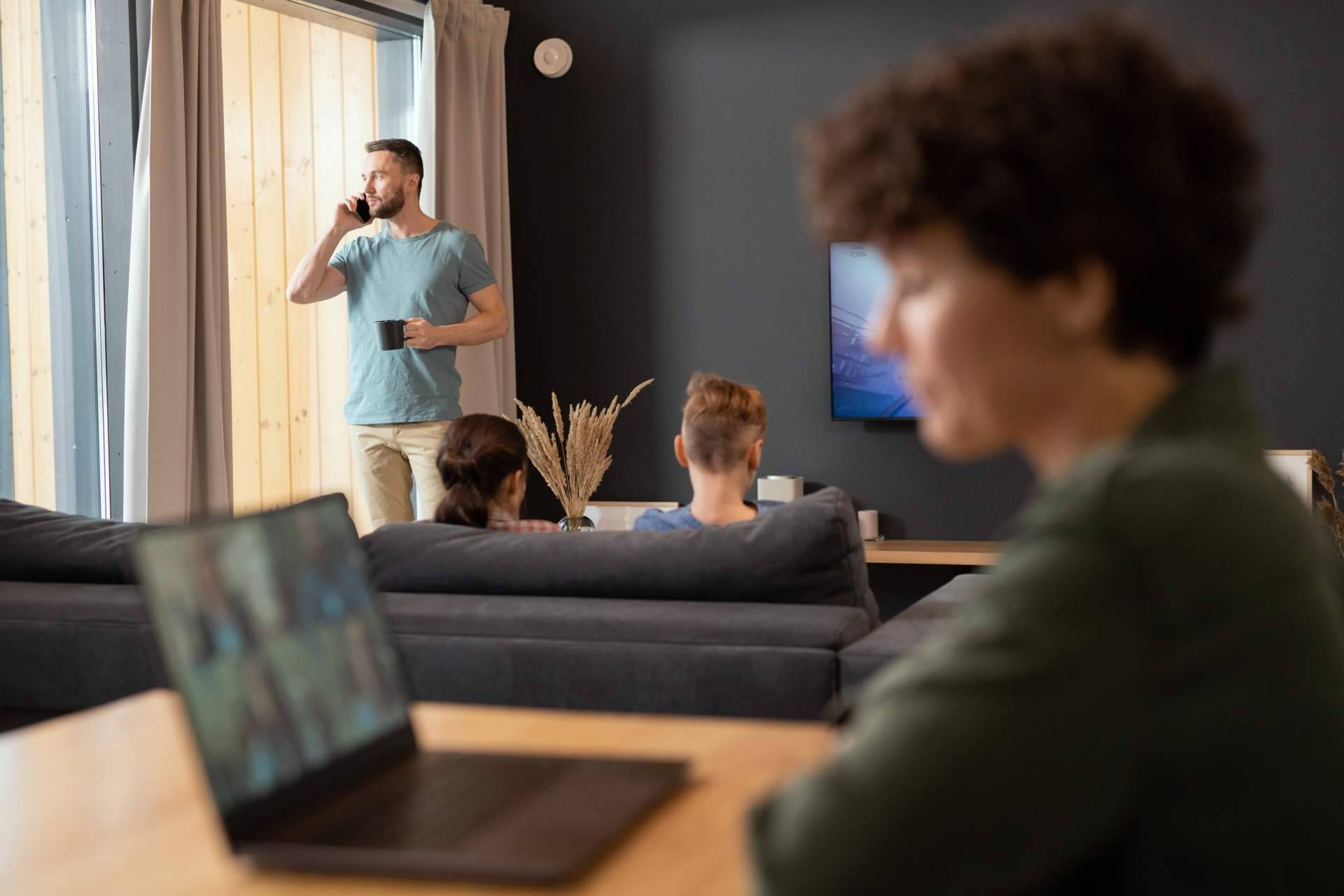 Televisión y móvil desde 11 euros al mes con OROC Fibra y Móvil