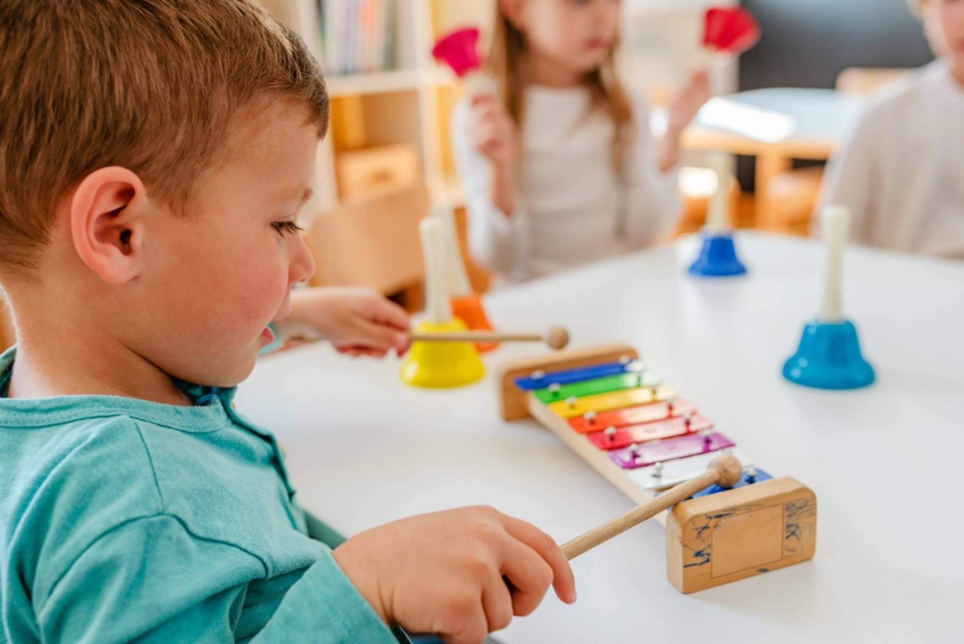 Pilares de la educación musical en los programas (Música y Movimiento) para niños de 3 a 6 años