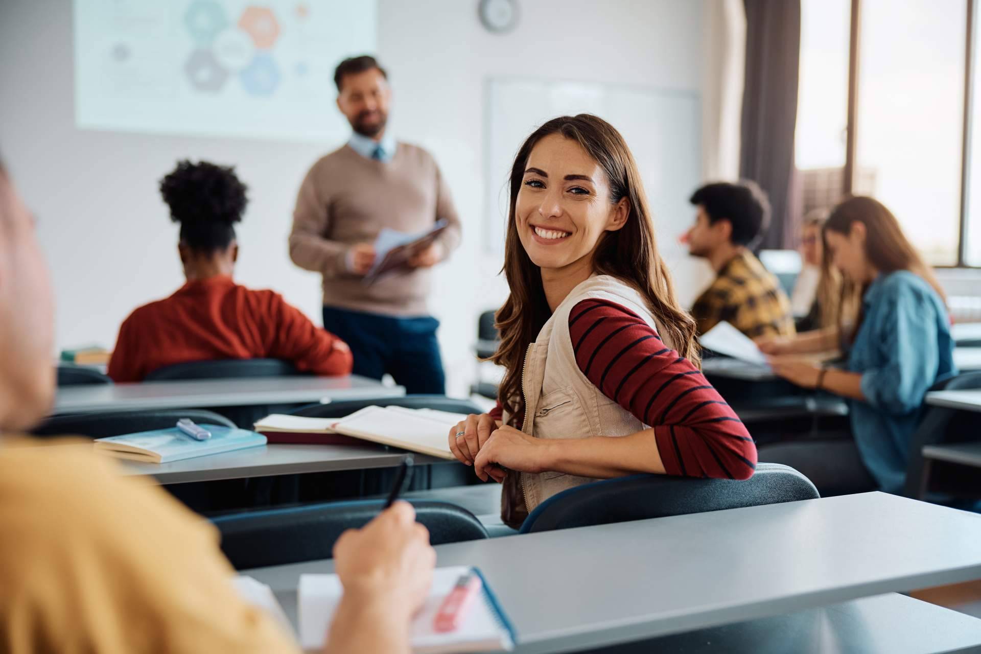 Conocer en qué consisten las Tecnologías TIC, TAC y TEP y qué papel ocupa AFOE en su aplicación en el aula