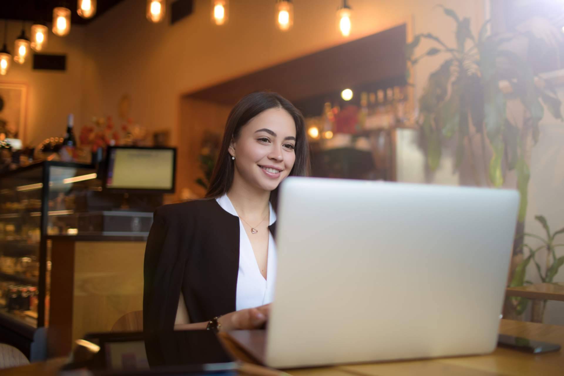 Sistema de votación interactiva para empresas y eventos, con Custom Vote