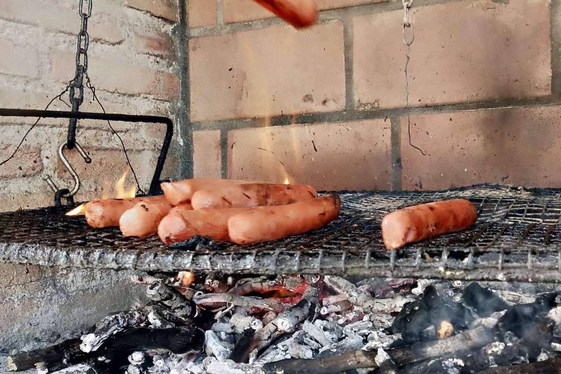 D’Carnilsa vende la salchicha ranchera colombiana en España y Europa