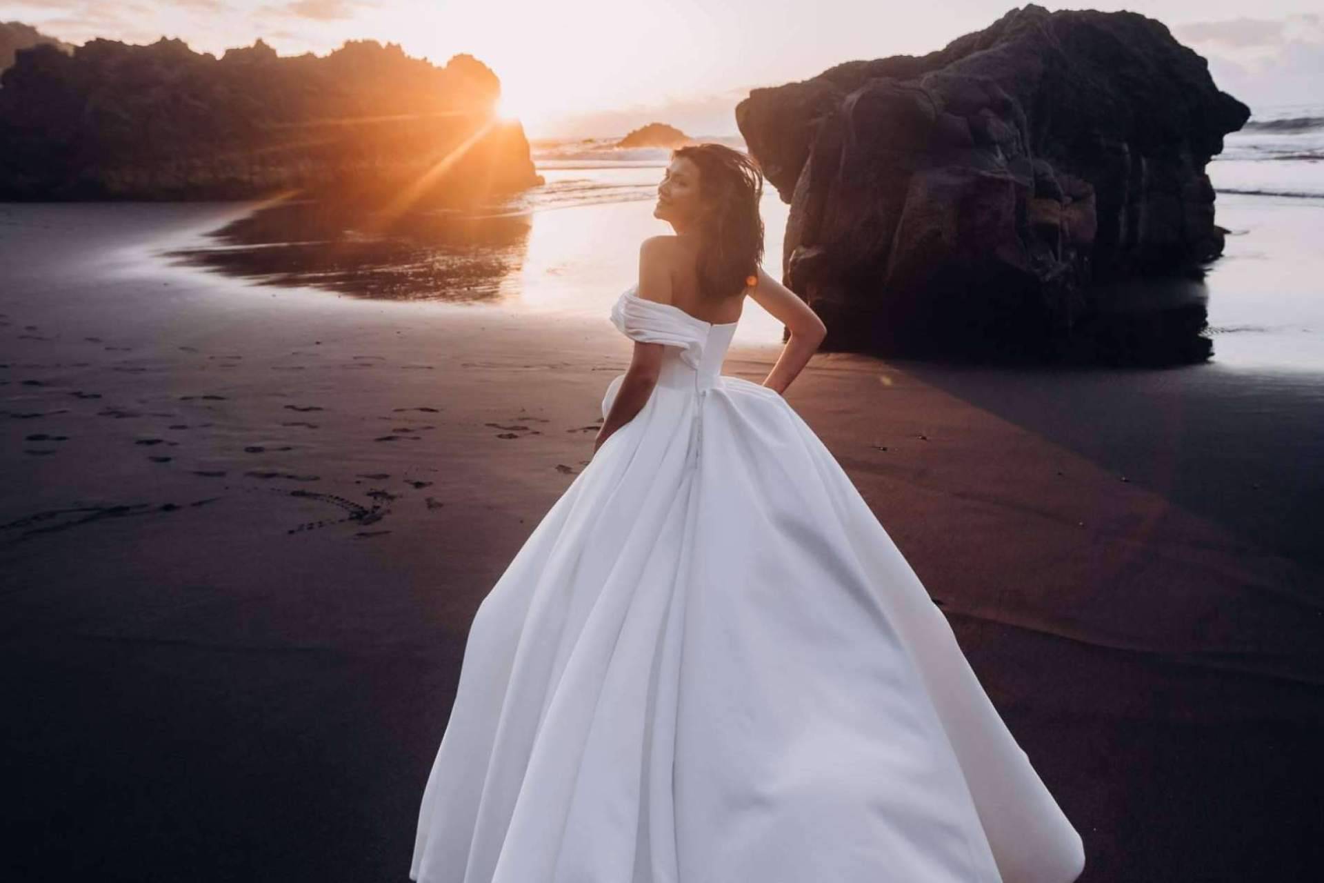 Así es la nueva colección de vestidos de novia de Tania Zinch