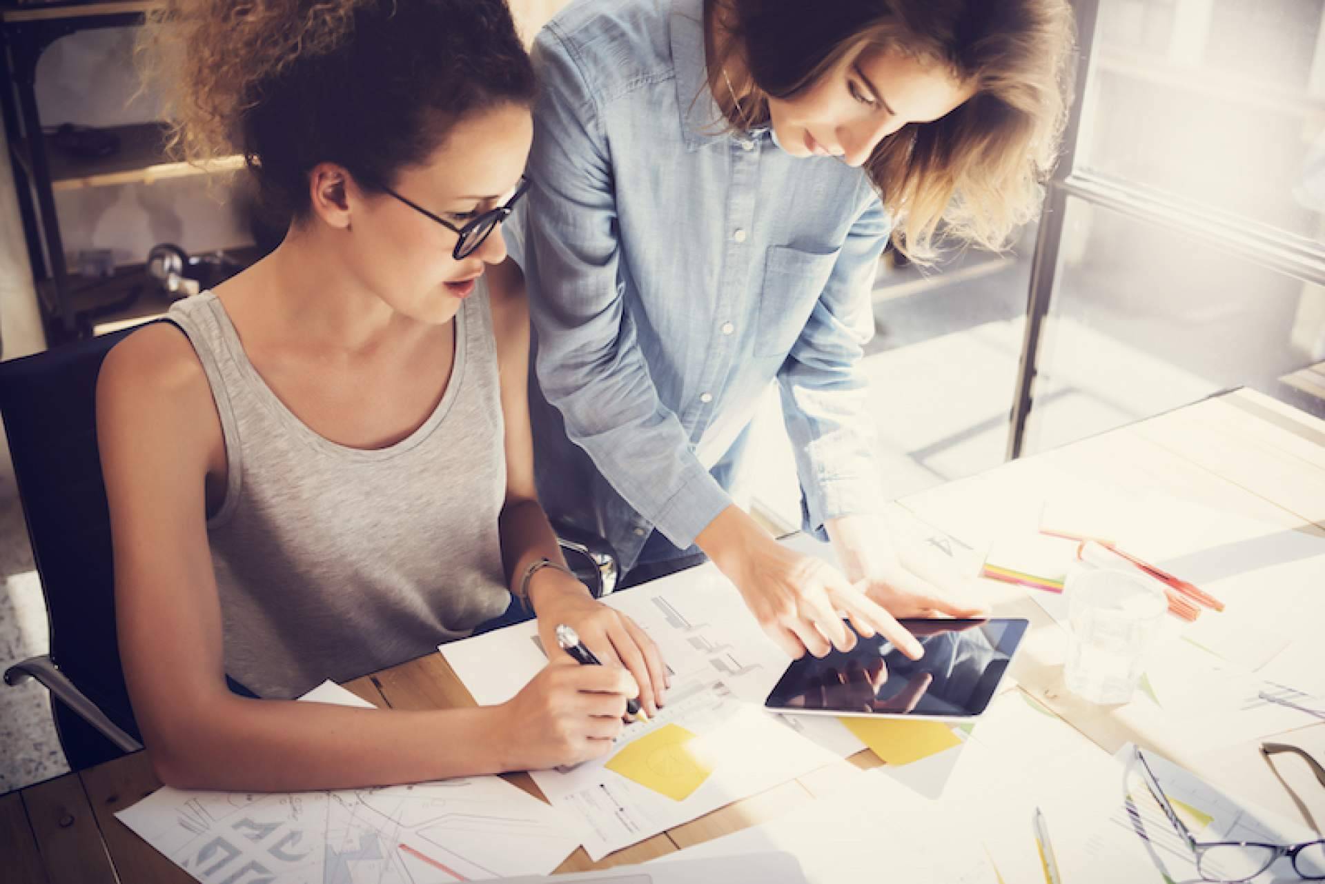 ¿Cuáles son las ventajas de la externalización departamento de marketing?, con Atenea Agency