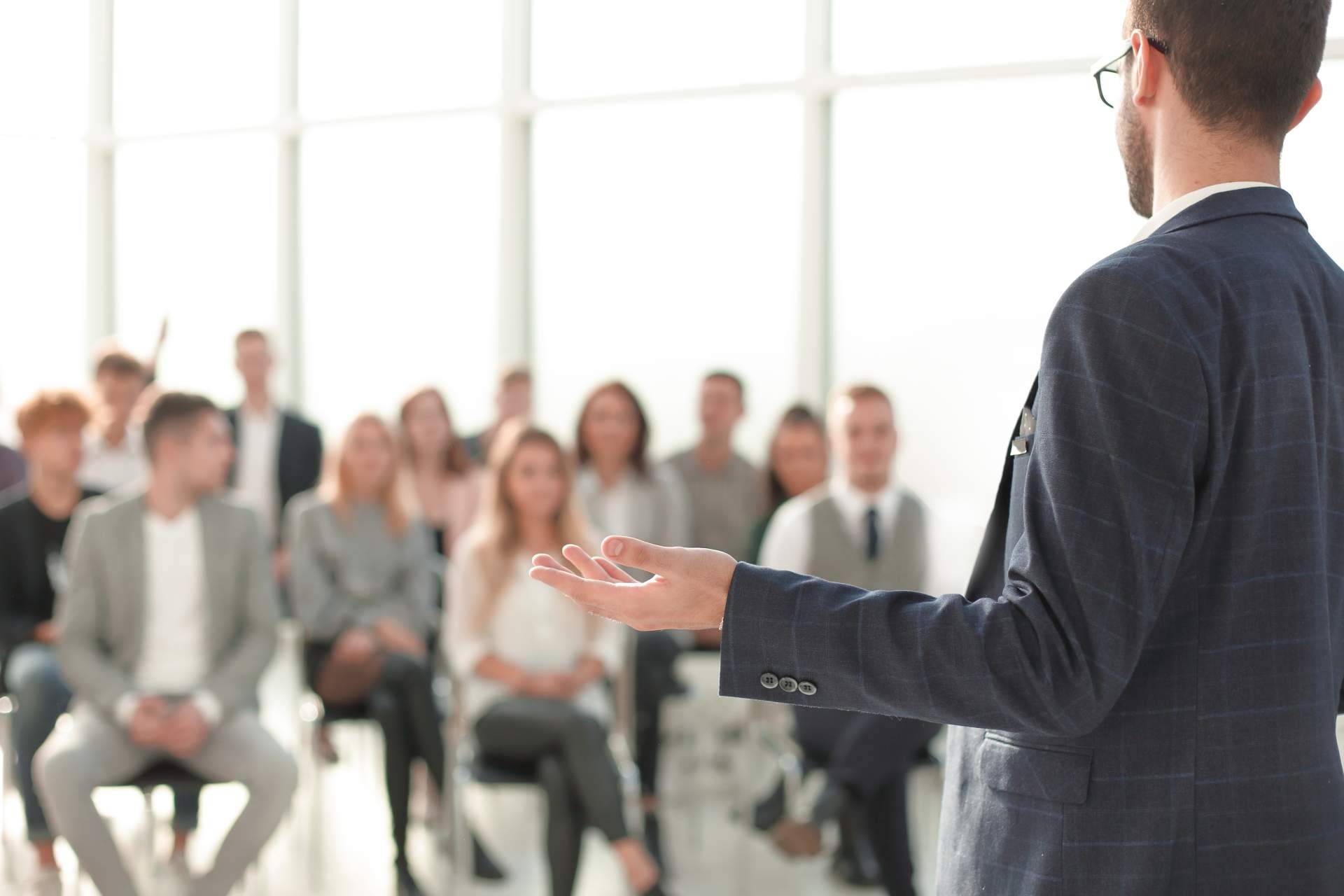 ¿Cómo mejorar una marca personal y hablar en público con éxito?