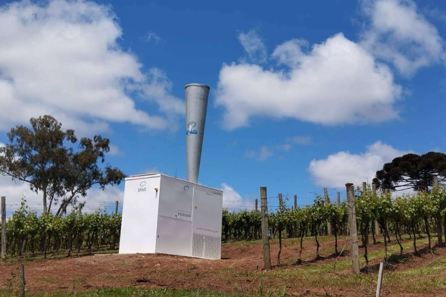 Este sistema es capaz de proteger un cultivo del granizo