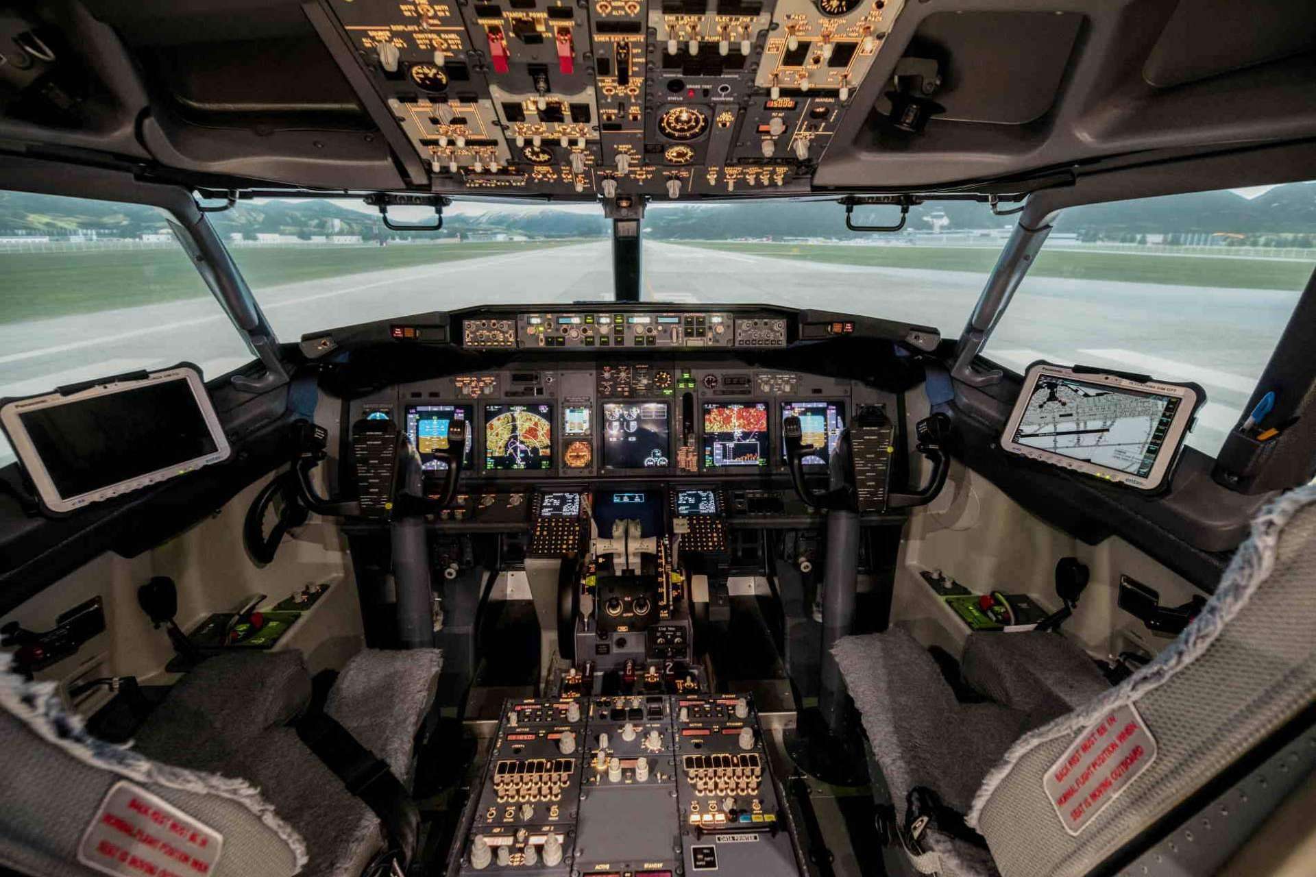 ¿Cómo pilotos de aerolíneas consiguen y renuevan sus habilitaciones en centros de entrenamiento como Avenger Flight Group?