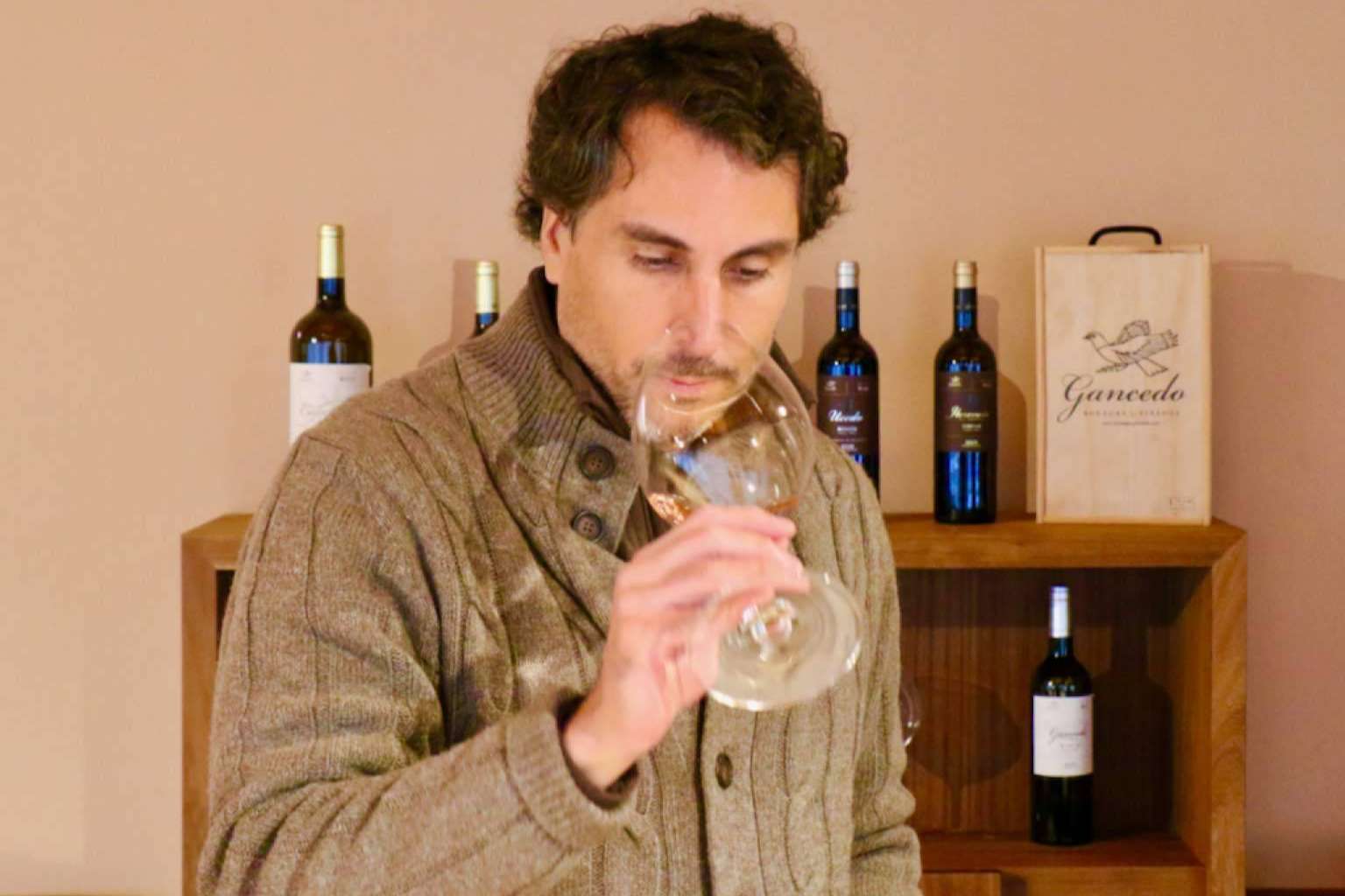 El reconocido sumiller Fran Ramírez visita El Bierzo con Gancedo