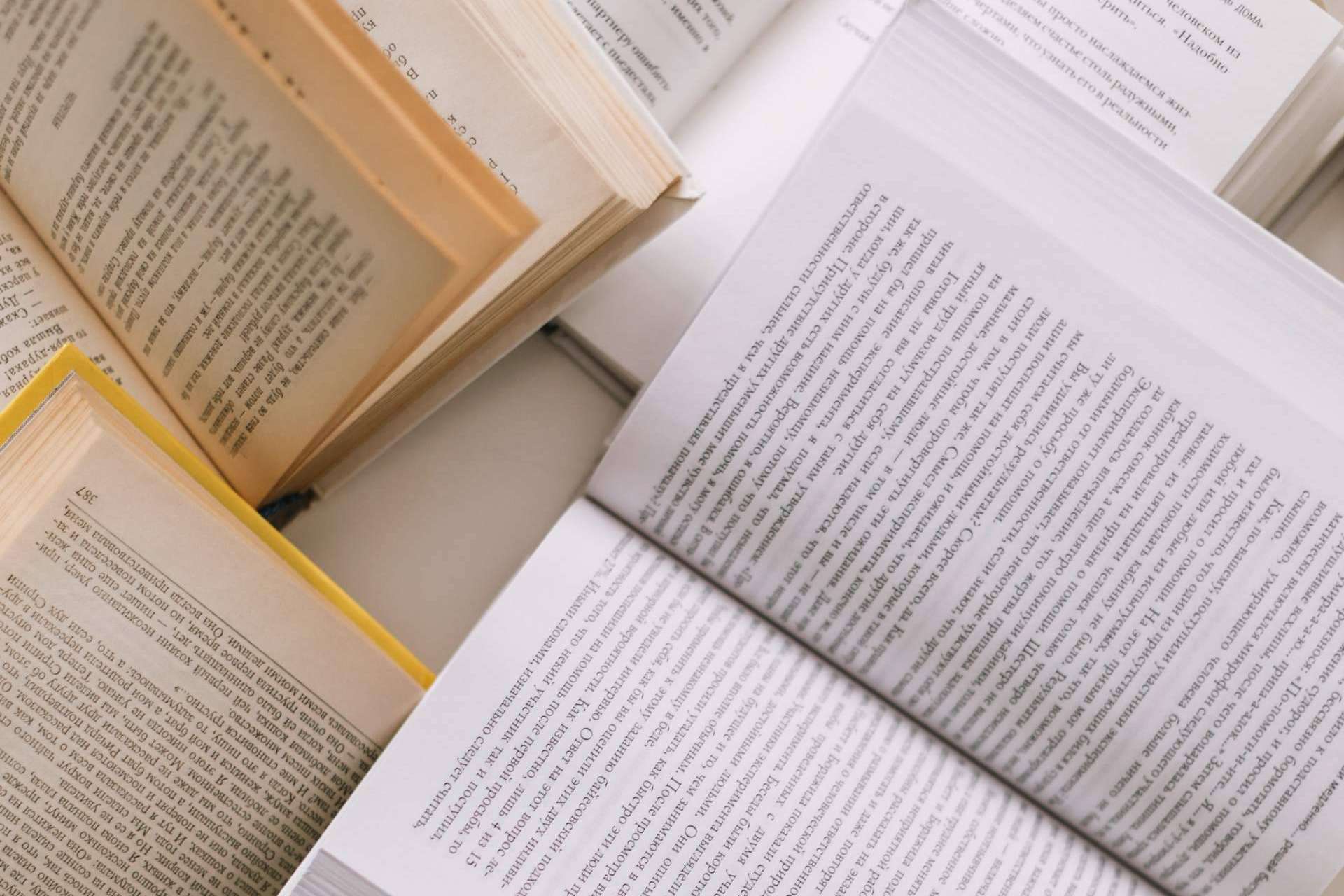 ¿Por qué es importante leer literatura?, por Paredro Podcast