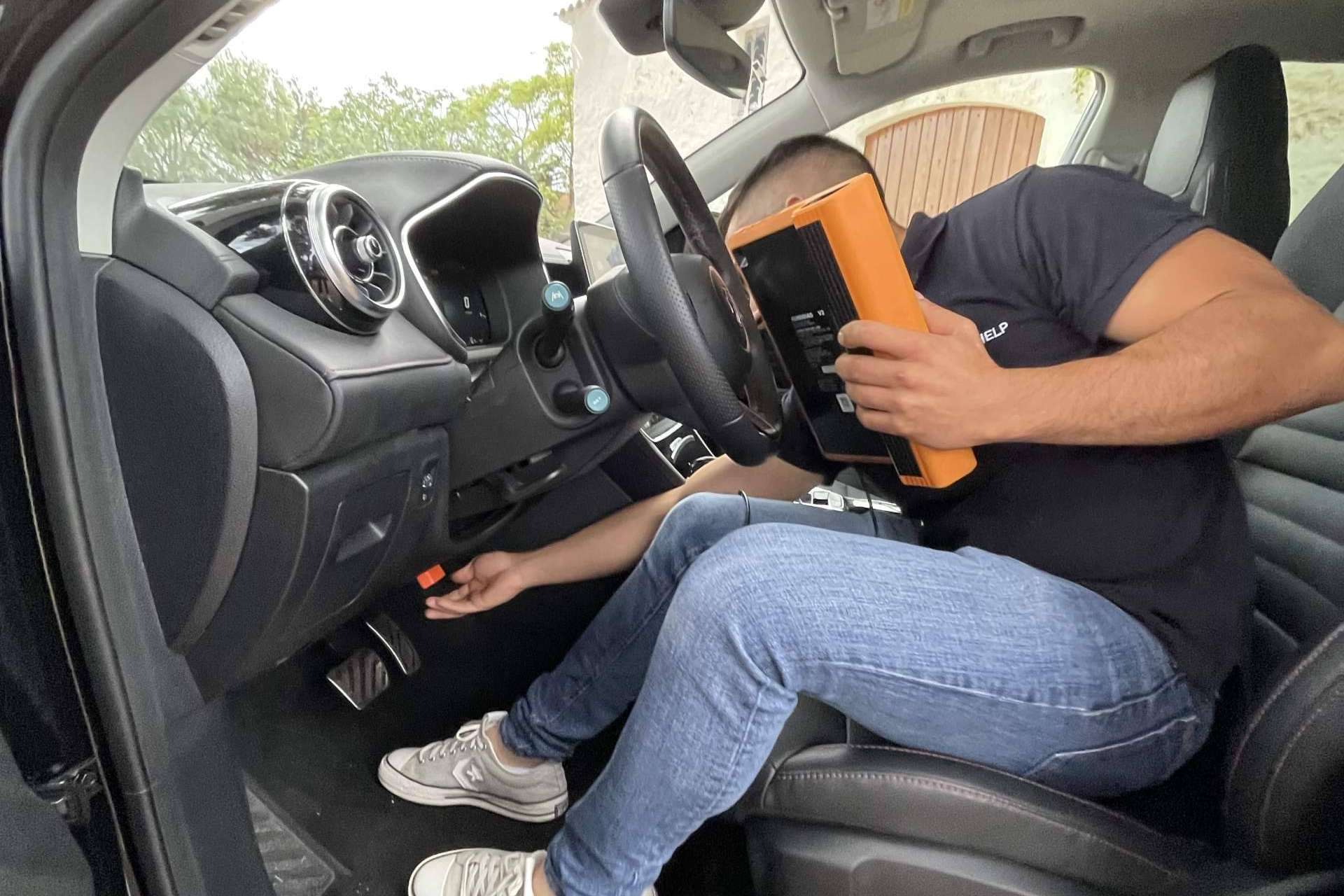 La start-up NeedCarHelp revoluciona el sector de la revisión de coches de segunda mano