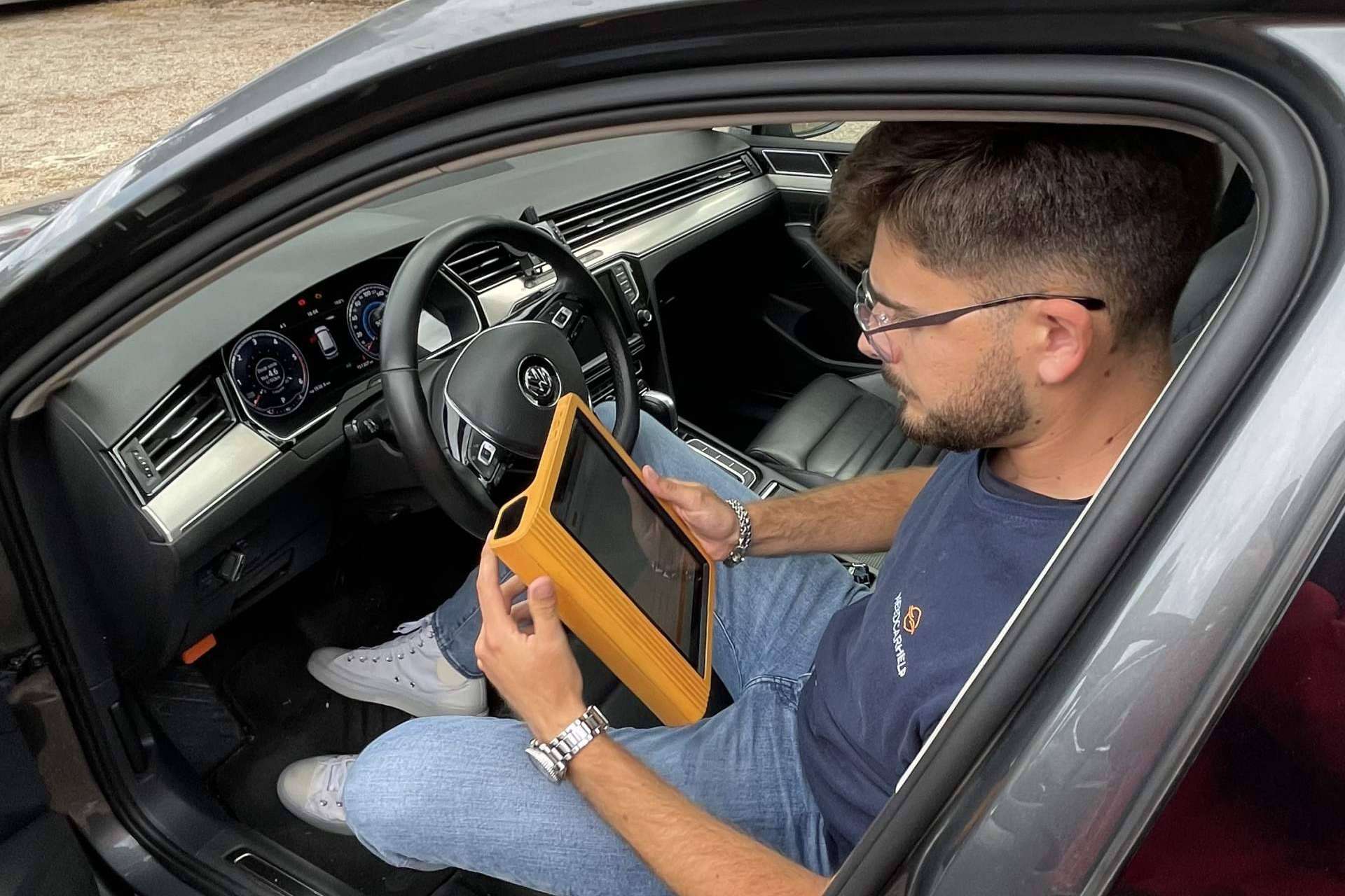 Revisión de coches de segunda mano en Alemania y asistencia para trámites de importación, con NeedCarHelp