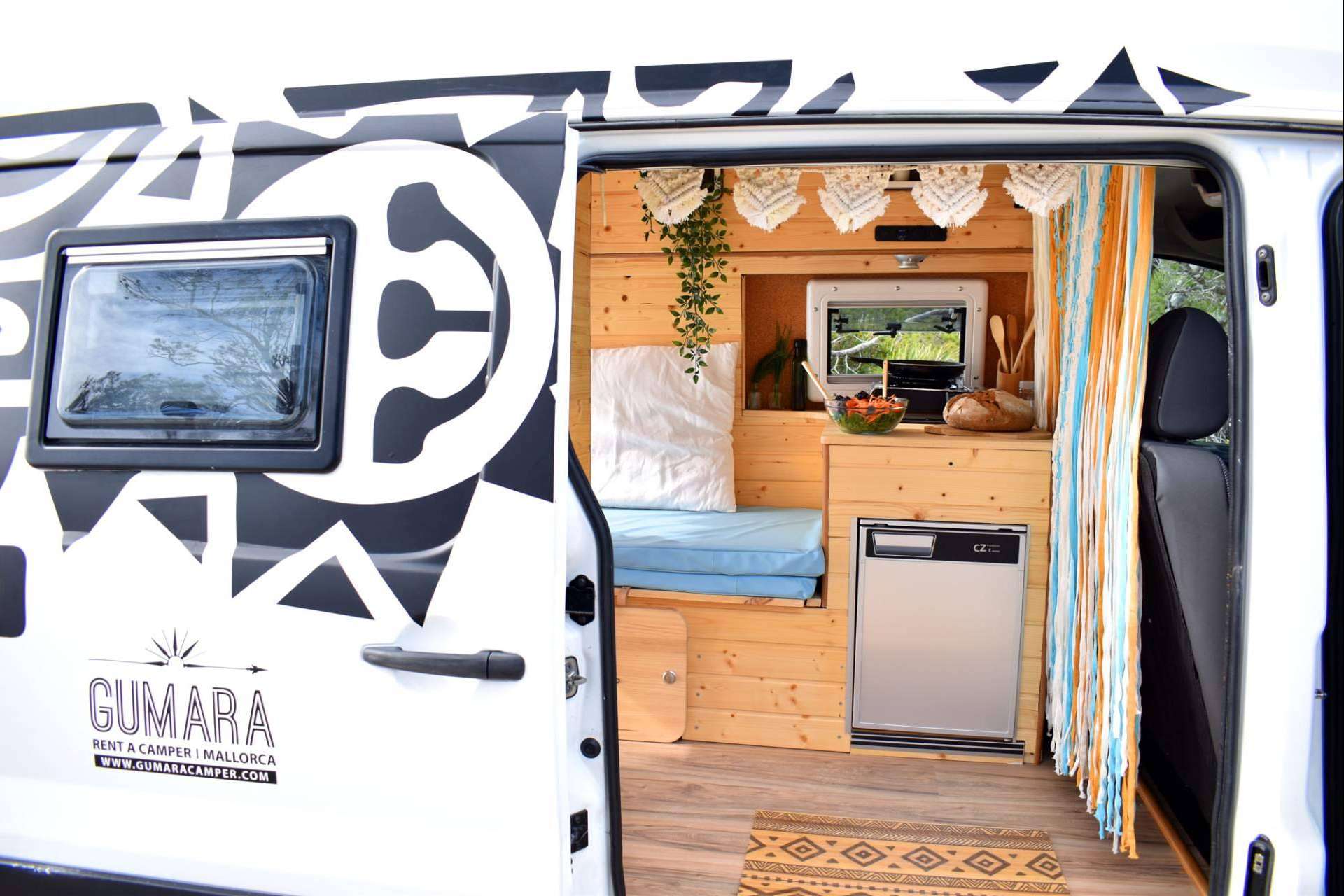 Una aventura distinta recorriendo la isla de Mallorca con Gumara Camper Vans
