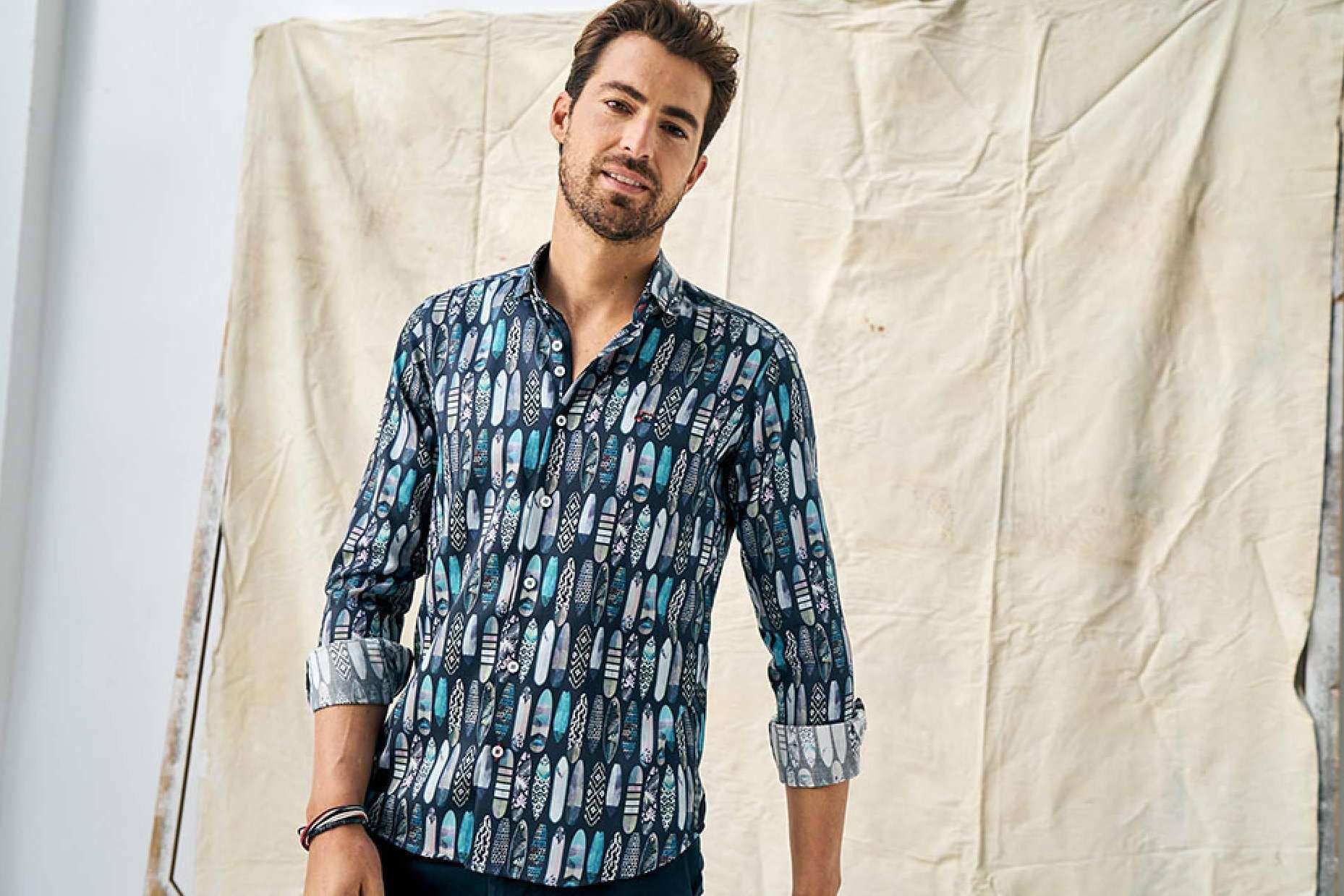 Los diseños de camisas slim fit que brinda The Surfcar para esta temporada