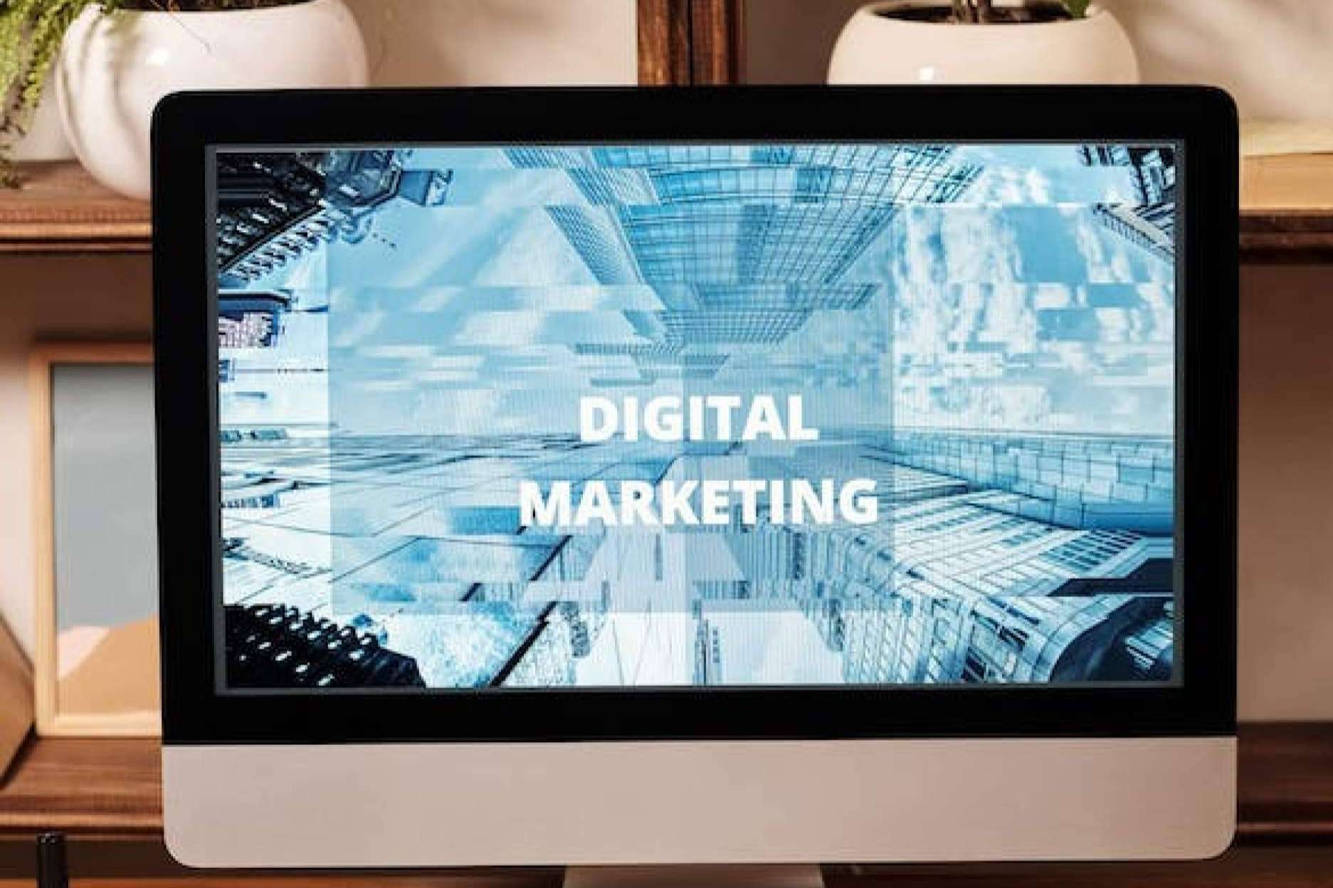 La relevancia del marketing y la publicidad para destacar entre la competencia, con Amaze