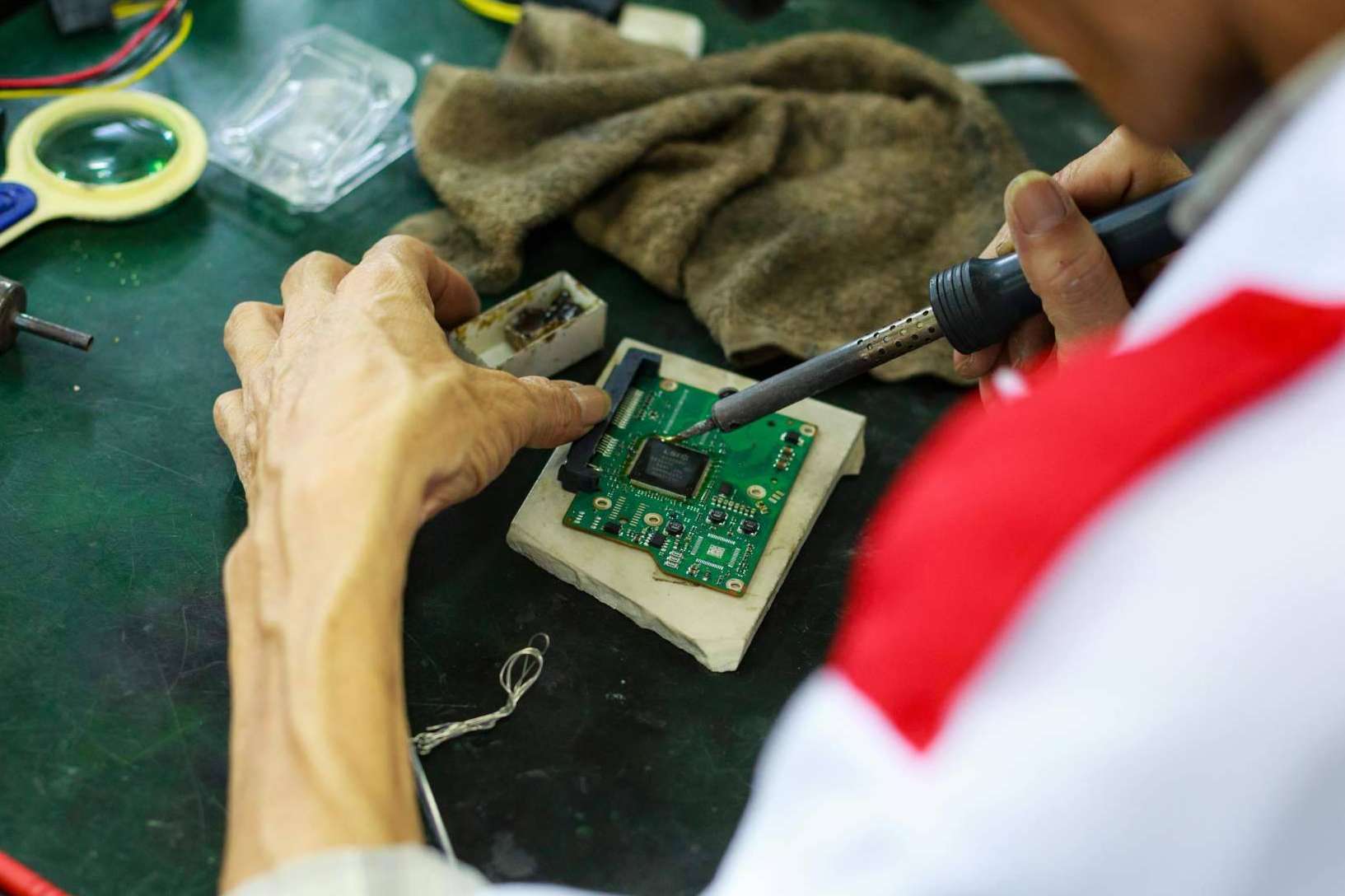 Cireval Electrónica, especialistas en la fabricación de PCB y montaje de componentes para todo tipo de producciones