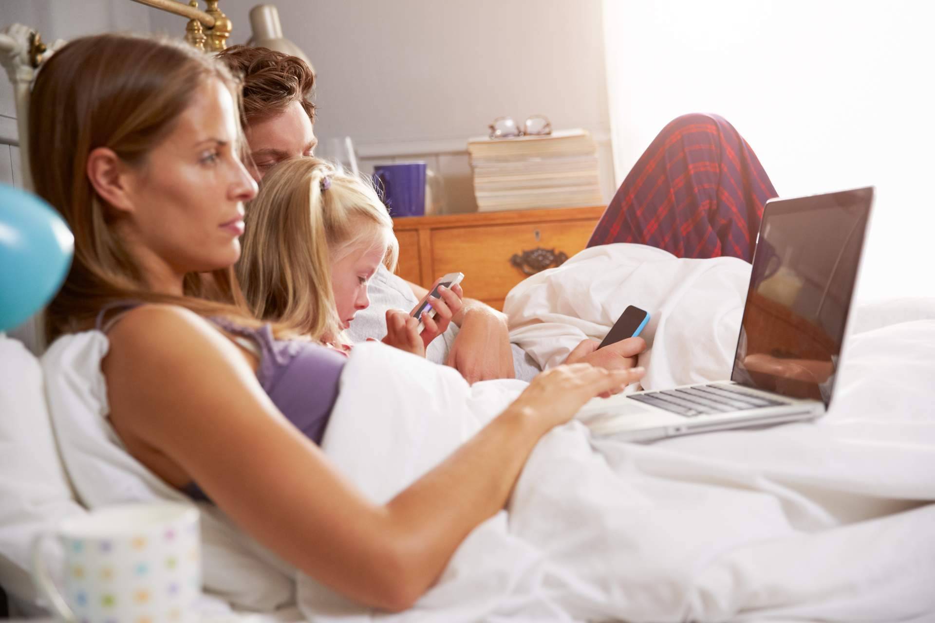 Fibra, tres líneas móviles y televisión por solo 40 euros al mes con OROC Comparte 50