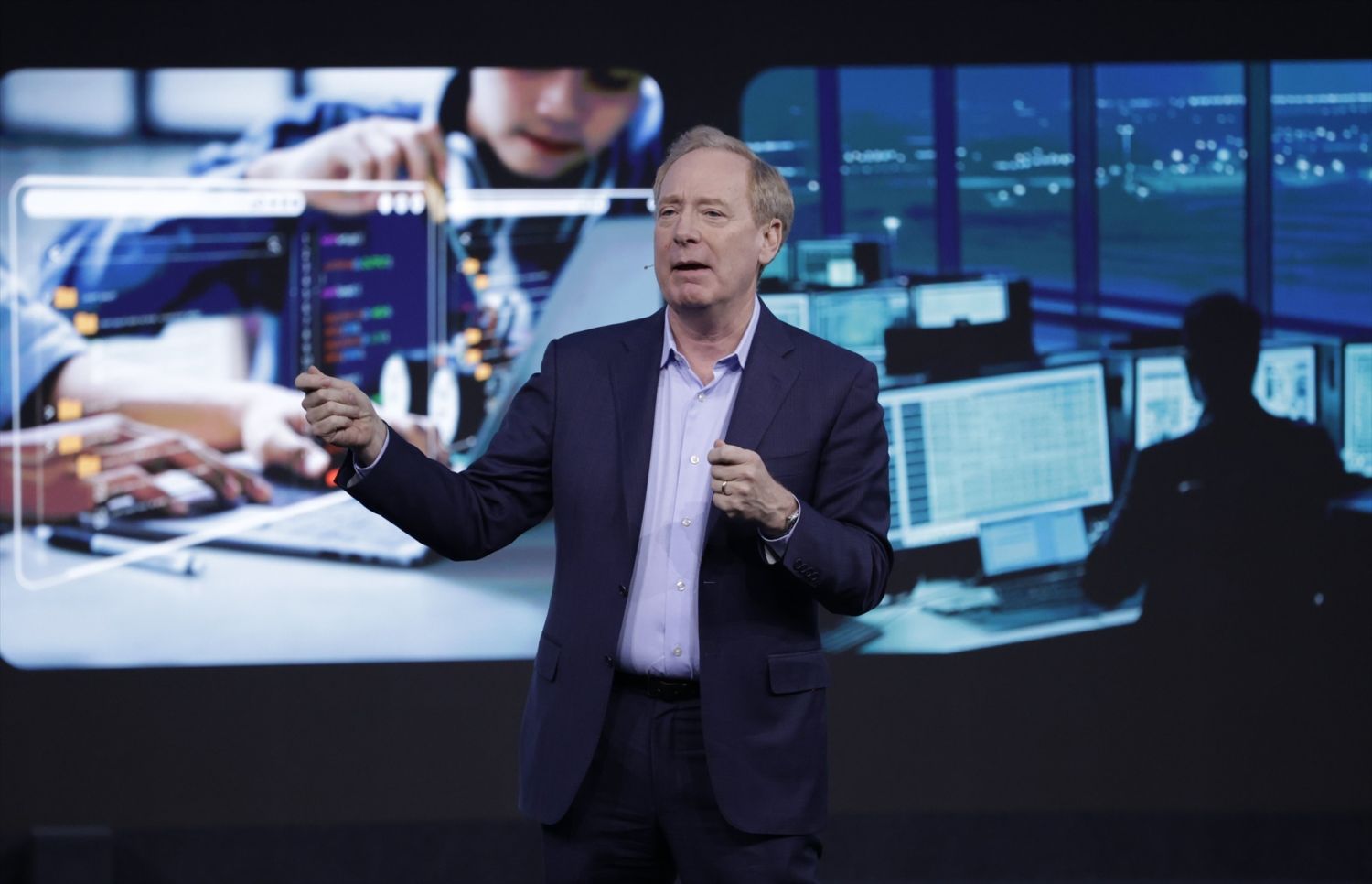 Microsoft se pone paternalista con la IA y se la ofrece al mundo desde la MWC