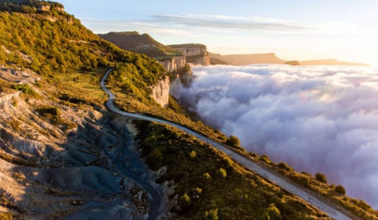El pueblo español a una hora de Barcelona que parece un mundo perdido dominado por la naturaleza: conoce el atractivo de viajar a Tavertet 10 Merca2.es pueblo barcelona Merca2.es