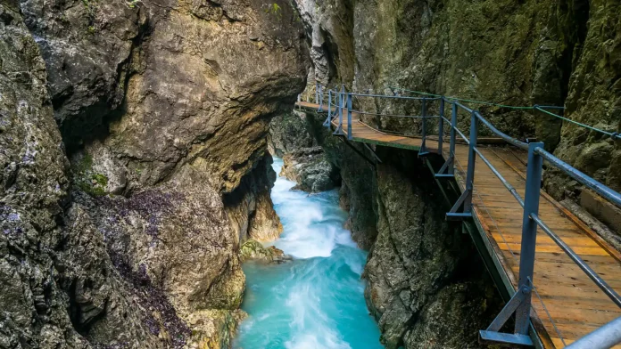 Ruta de los estrechos del río Ebrón: el sendero más bonito de España