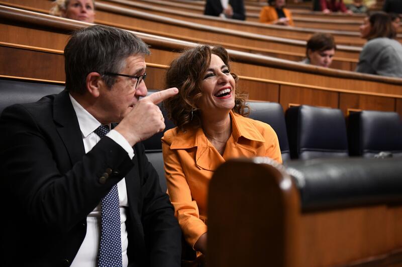 El PSOE reforma por la vía urgente el Impuesto de Sociedades tras el revés judicial