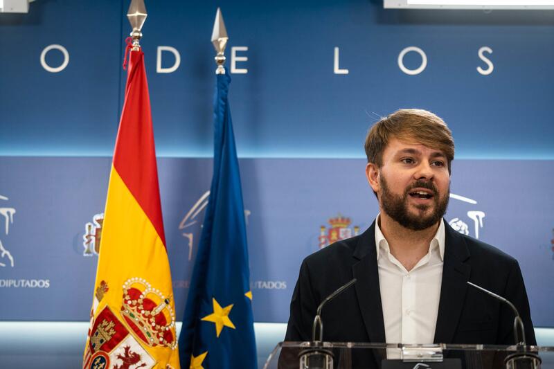 Sumar defiende hoy en el Congreso su plan para prohibir la venta de suelo y vivienda de Sareb o Defensa