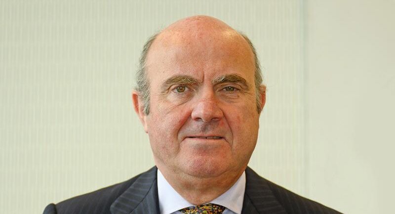 Guindos afirma que será en junio cuando el BCE podrá valorar «de manera adecuada» una bajada de tipos