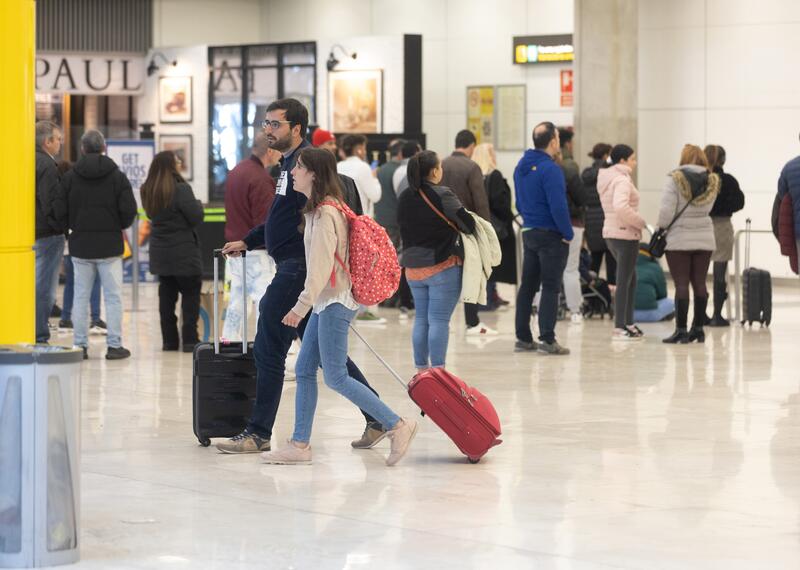 Las aerolíneas ofrecen 10,4 millones de plazas internacionales para abril, un 11,4% más