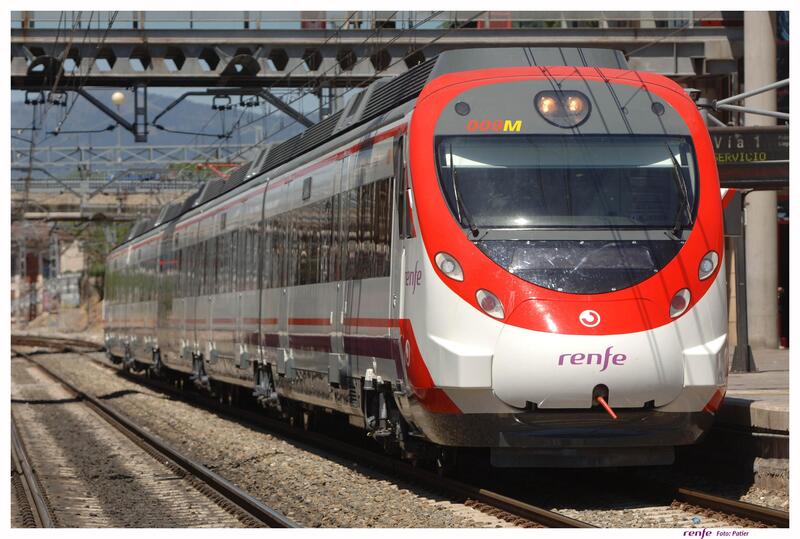 Renfe duplica las plazas entre Murcia y Alicante por el Bando de la Huerta