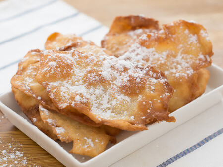 Descubre la receta tradicional de Orejas de Carnaval, típicas de estas fechas